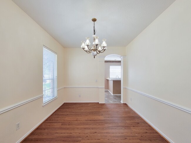 Building Photo - 11147 Carriage Lake Dr