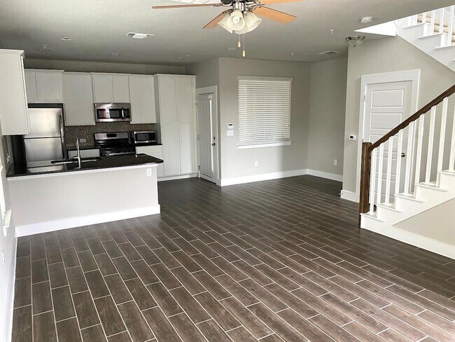 Foto del edificio - 7501 Pantherpaw St