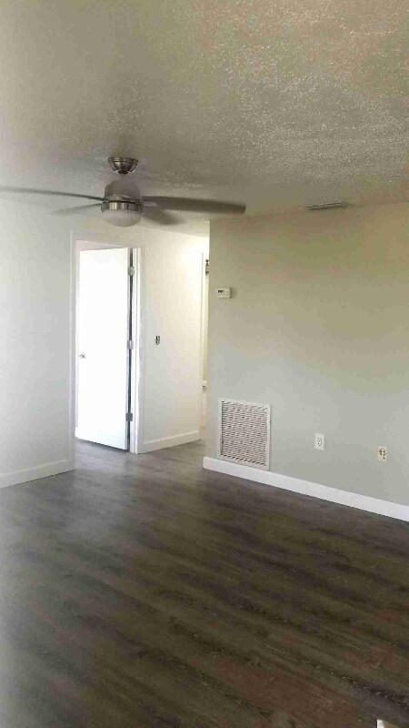 Foto del edificio - 12298 Buffing Rd
