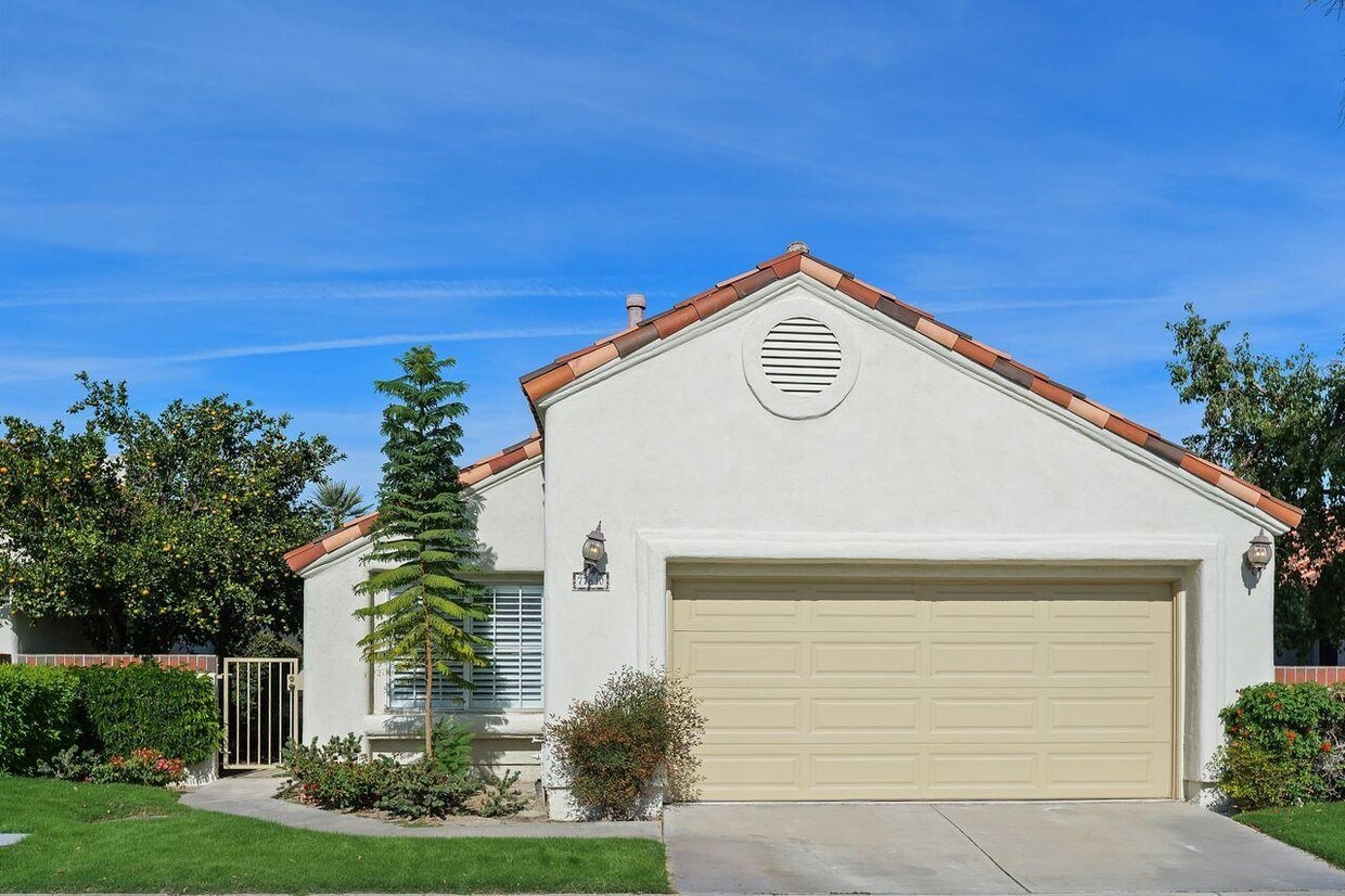 Primary Photo - 77630 Cll Las Brisas W