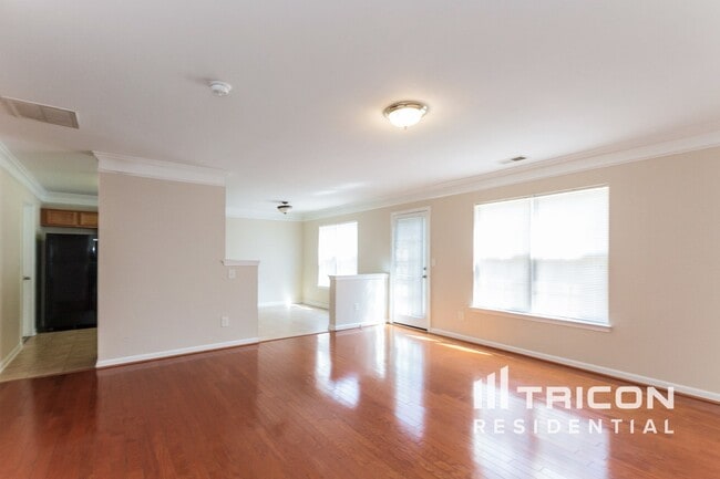Building Photo - 6724 Commack Dr