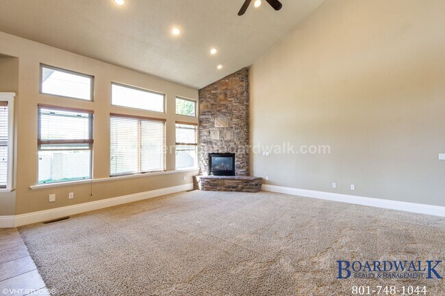 Building Photo - Amazing South Jordan 6 Bed 4 Bath Home!