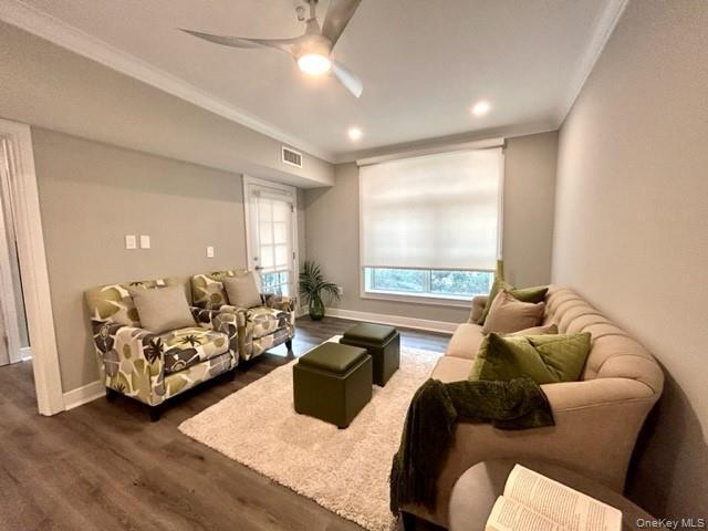 Foto del edificio - 100 Glen St