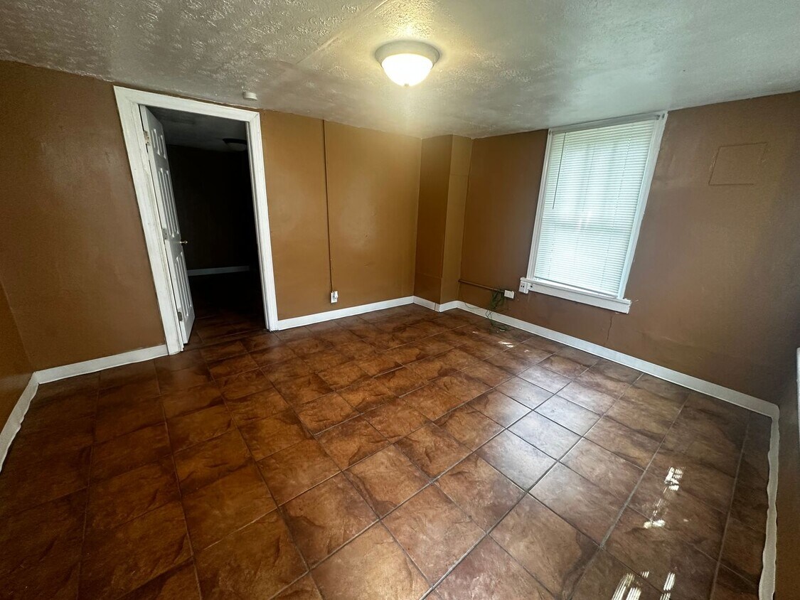 Foto principal - 412 E 23rd St