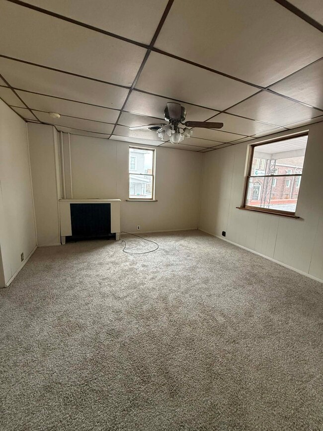 Building Photo - 200 5th Ave