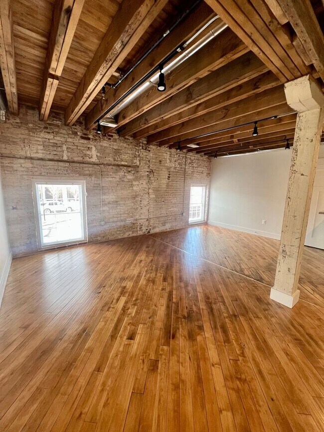 Foto del edificio - Beautiful 2 Bed in Historic Downtown Frede...