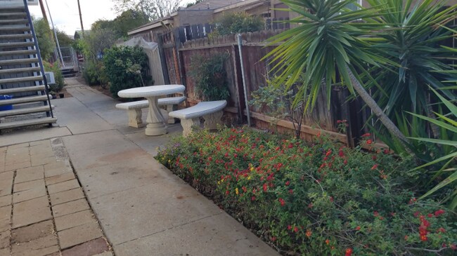 Foto del edificio - 12608 Julian Ave