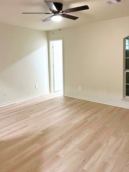 Building Photo - 5203 Panay Park Dr