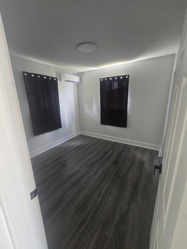 Photo - 2540 NW 90th St (Miami, FL)