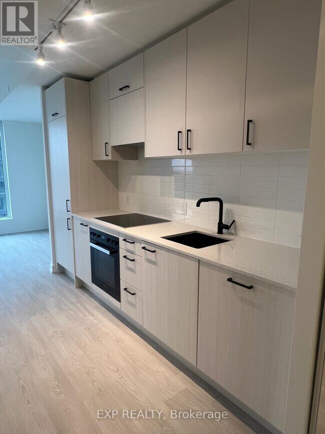 Building Photo - 1 Quarrington Ln