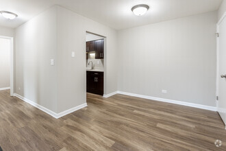 Westbridge Apartments photo'