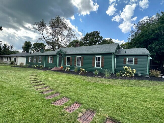 Building Photo - 6046 Riverview Dr