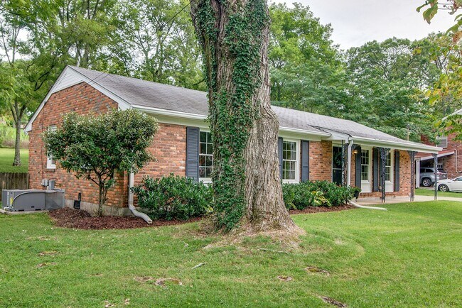 Building Photo - 4822 Briarwood Dr