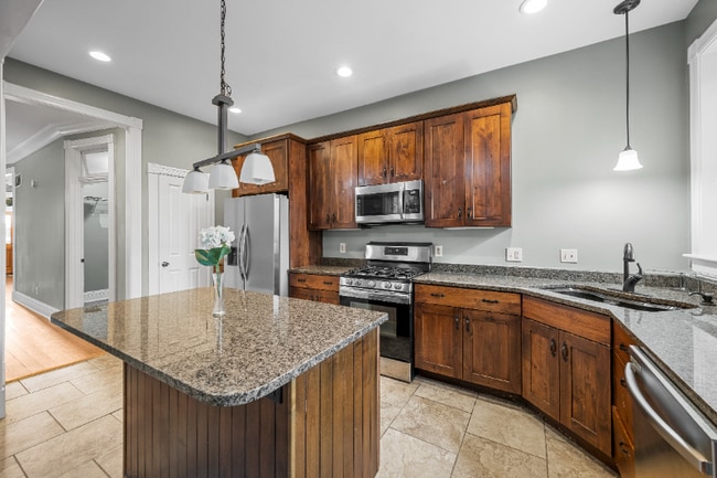 Building Photo - 2213 Missouri Ave