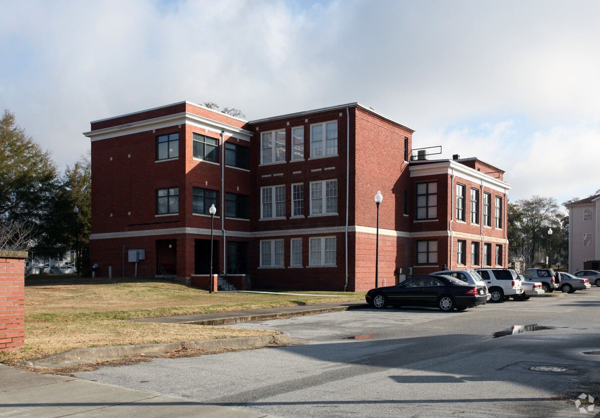 Foto del edificio - William Hooper Apartment Complex