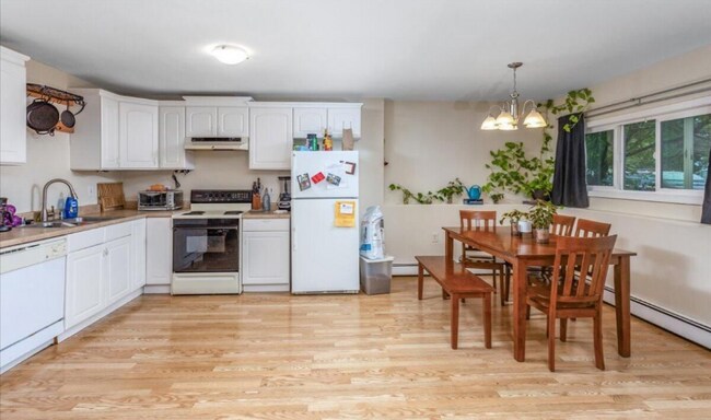 Building Photo - 9381 Campbell Terrace Dr