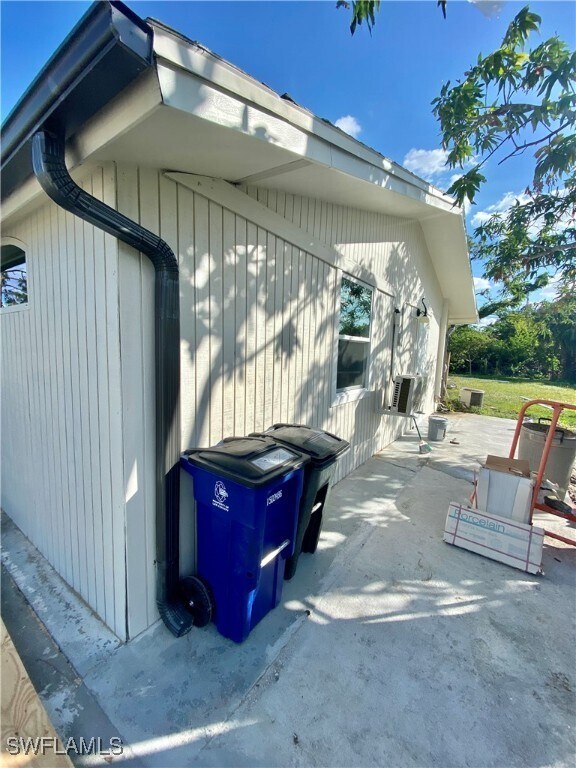 Building Photo - 1638 Cypress Dr