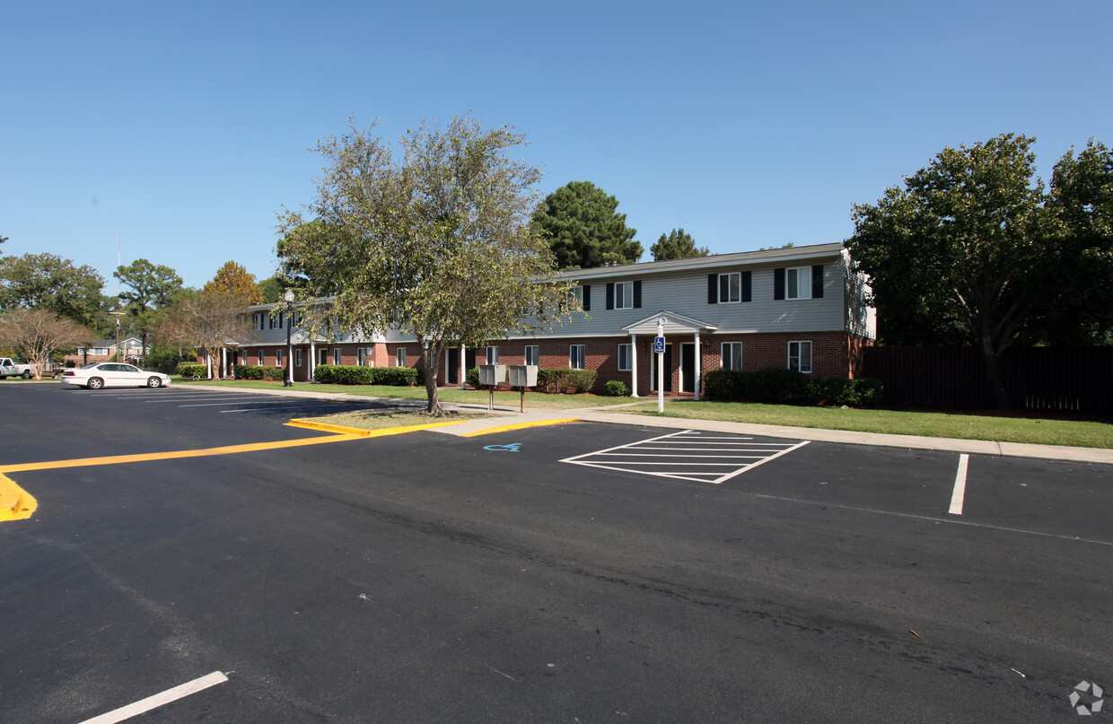 Primary Photo - Carver Apartments