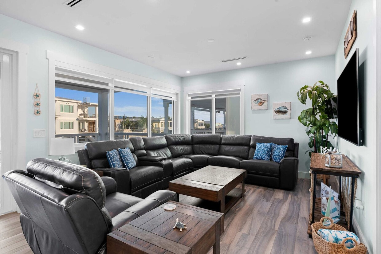 Foto principal - 811 104th St