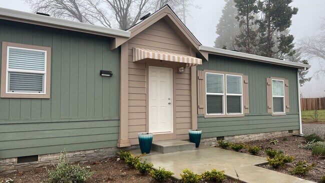 Foto del edificio - Newer Manufactured home  Paradise Location...