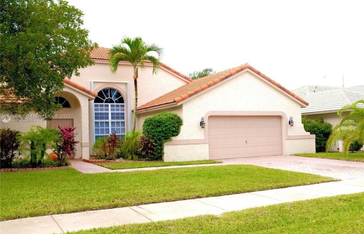 Foto principal - 3341 Overlook Rd