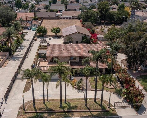 Building Photo - 111 Mission Dr