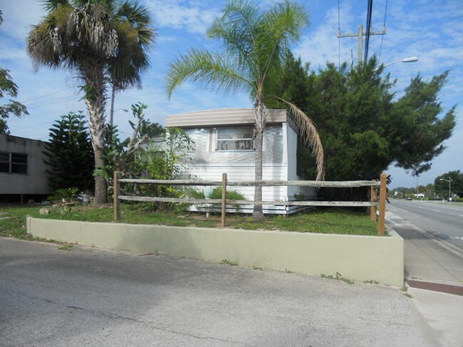 Building Photo - Silverbreeze Mobile Home Park
