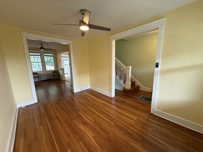 Foto del edificio - 1128 Neal St NE