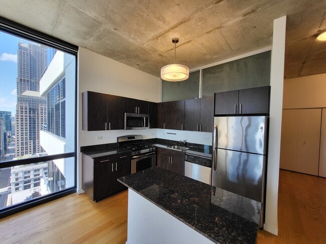 Building Photo - 235 W Van Buren St