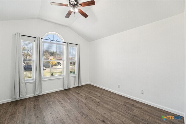 Foto del edificio - 2009 Starlight Dr