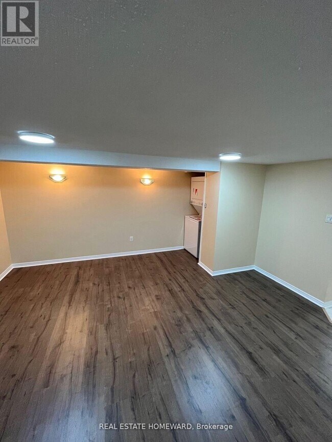 Photo du bâtiment - 810 Sanok Dr