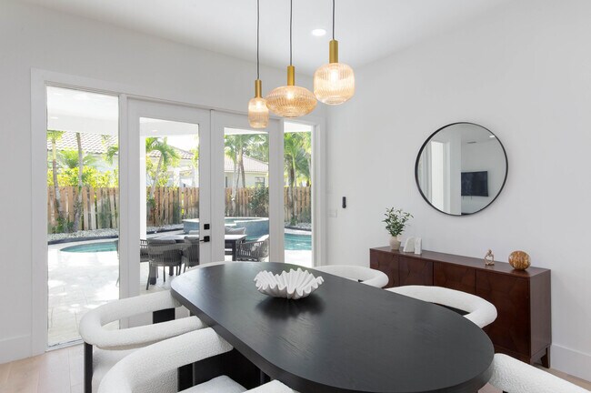 Foto del edificio - 2443 Players Ct