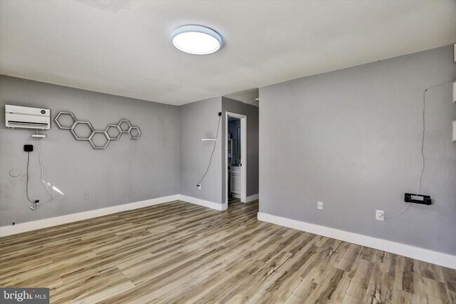 Foto del edificio - 63 Town Pines Ct