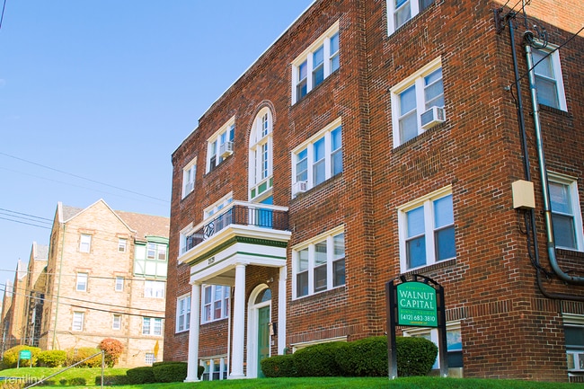 Building Photo - 2135 Wightman St