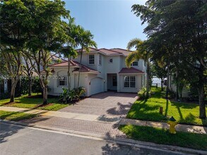 Building Photo - 5297 SW 183rd Ave