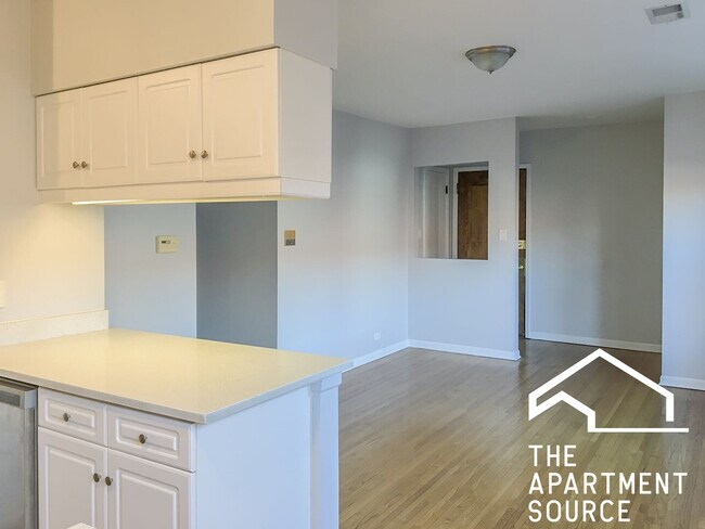 Photo - 3710 N Sheffield Ave Apartment