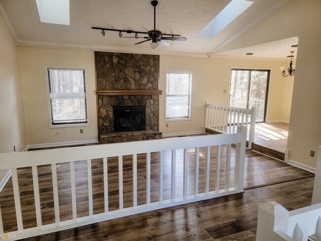 Foto del edificio - 2411 Deerfield Dr