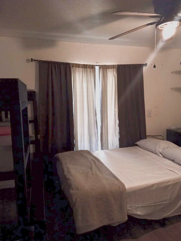 Foto del edificio - 12116 Lamont Dr
