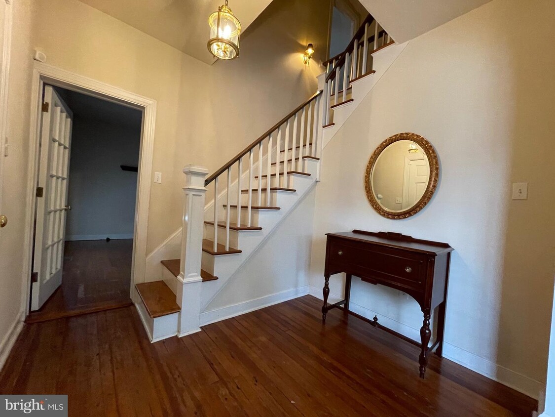 Foto principal - 2101 Fall Hill Ave