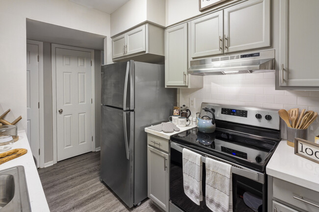 apartment kitchen - The Woods of Fairfax