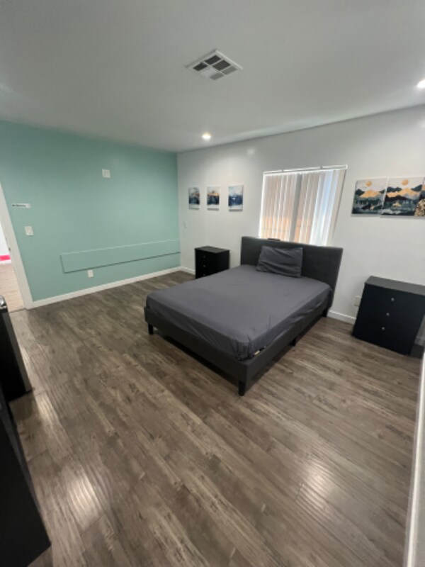 Foto principal - 14836 Archwood St