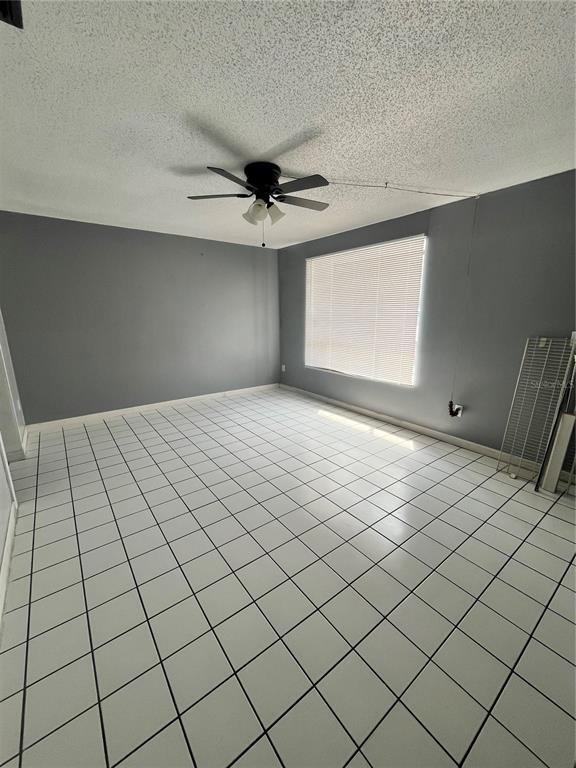 Foto del edificio - 4918 Silver Oaks Village