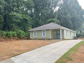 Building Photo - 2645 Mirror Ave