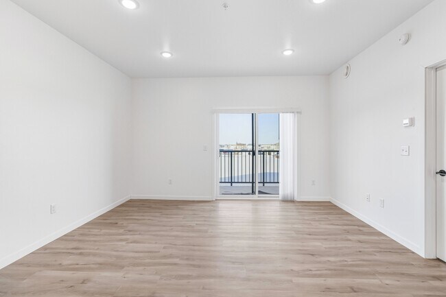 Foto del edificio - 2465 62nd Ave S