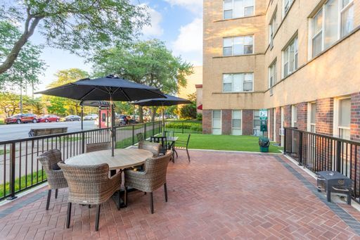 Foto principal - 1301 W Estes Ave