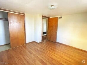 Building Photo - 2803 Sunset Blvd