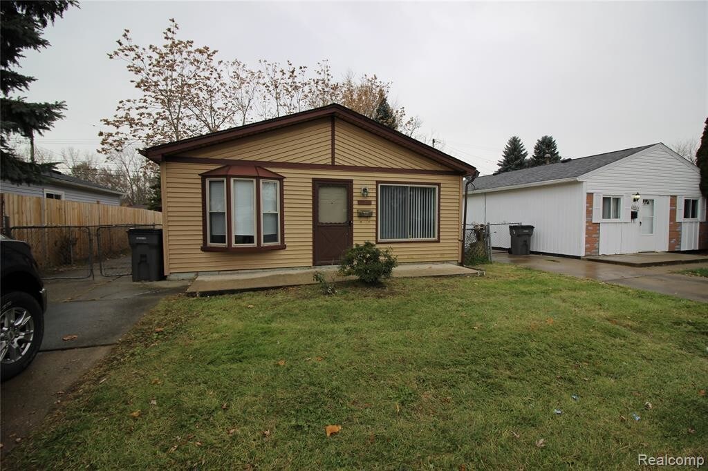 20812 Woodward St, Clinton Township, MI 48035 House for Rent in