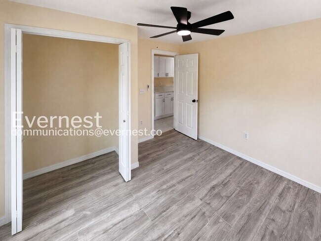 Foto del edificio - 5680 28th St N