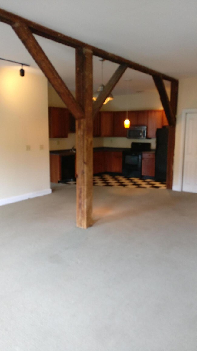 Building Photo - 156 Clay St