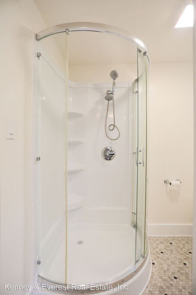 Building Photo - 1 br, 1 bath House - 737 Douglass Street #15